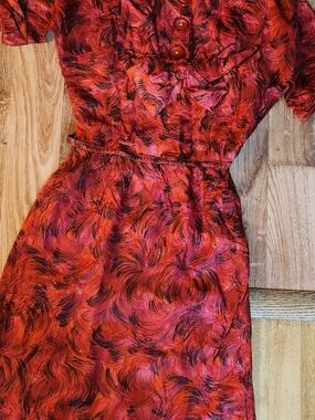 VTG 50s Belted Wiggle Dress Red Patterned Short-Sleeve Women's Dress *Needs Love